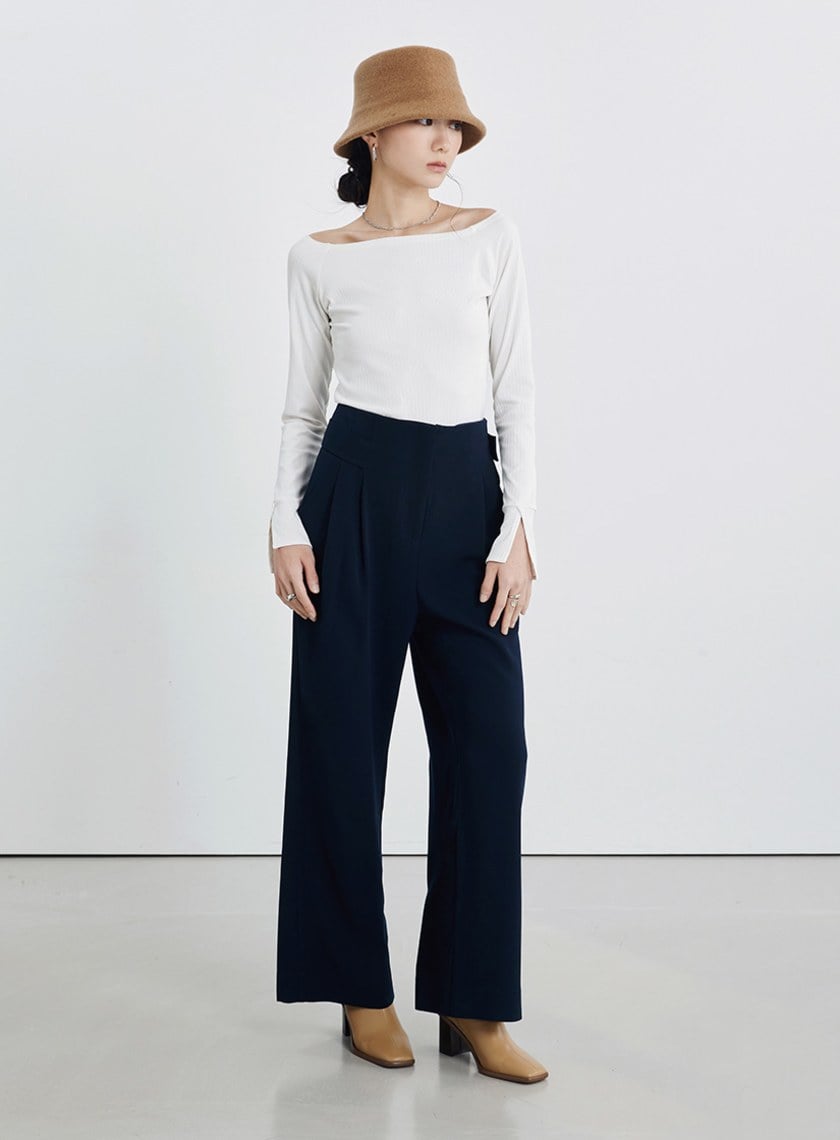 方領坑條合身針織上衣